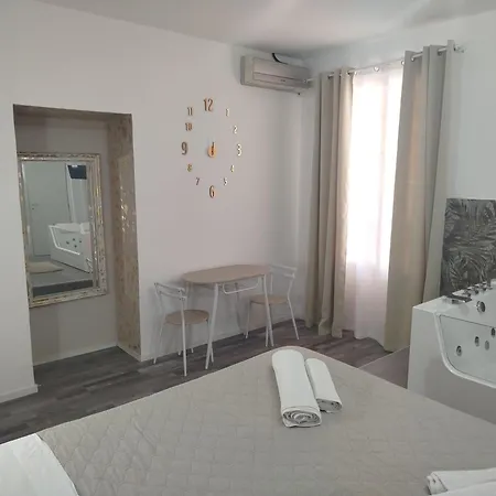 בית הארחה Jacuzzi San Giuliano 4*