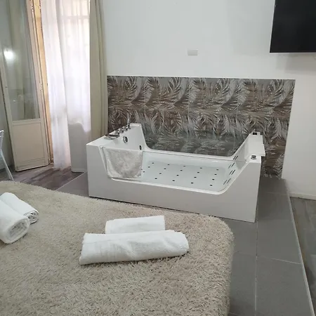 Jacuzzi San Giuliano 게스트하우스 4*